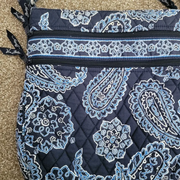 Vera Bradley Crossbody - Picture 3 of 7